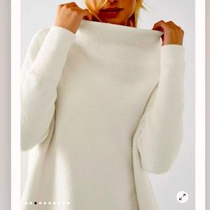 Free people ottoman slouchy tunic sweater. Size XS. Cream color